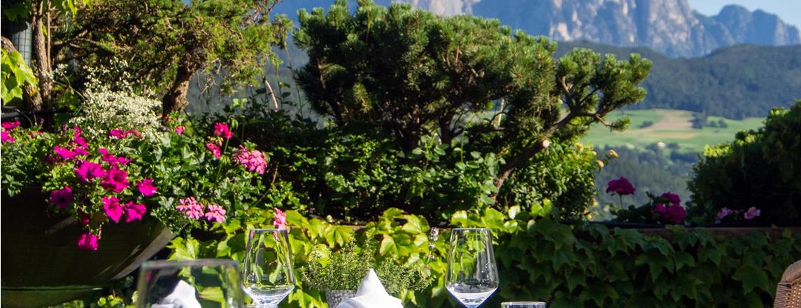 Un tavolo sulla terrazza