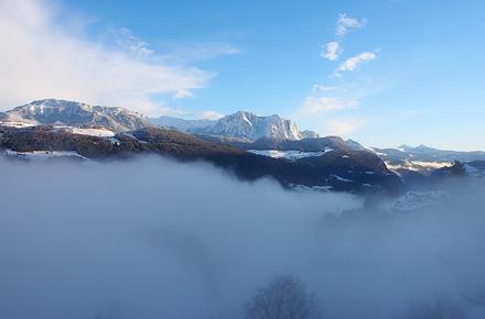 Aussicht von einem Balkon im Winter