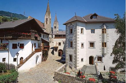 villanders-dorfplatz-2